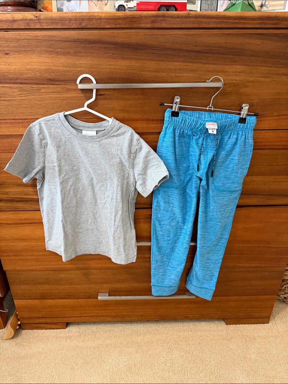 Hanna Andersson Kids Gray Tee & Blue Jogger Pants Set
